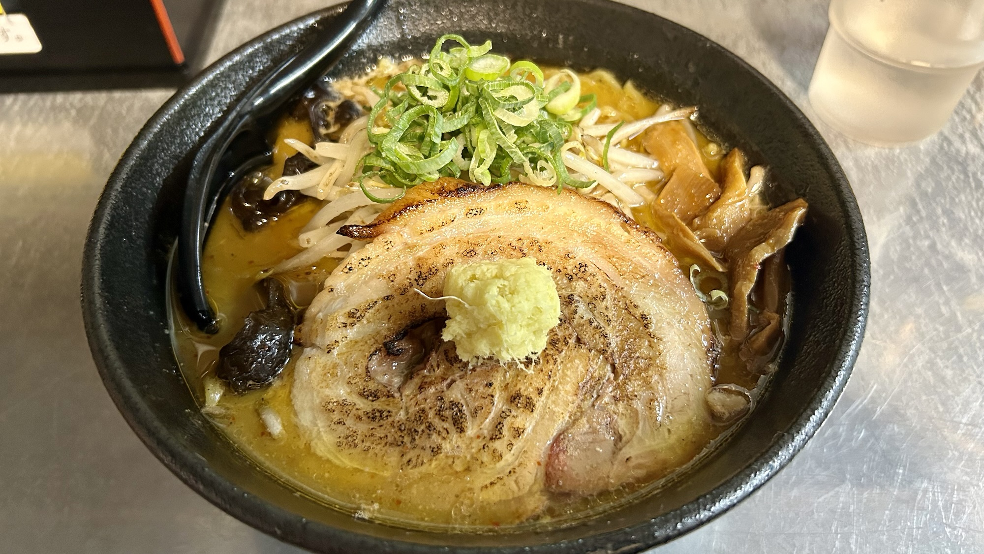 名古屋 サッポロラーメン エゾ麺ロック 新栄店 みそラーメン