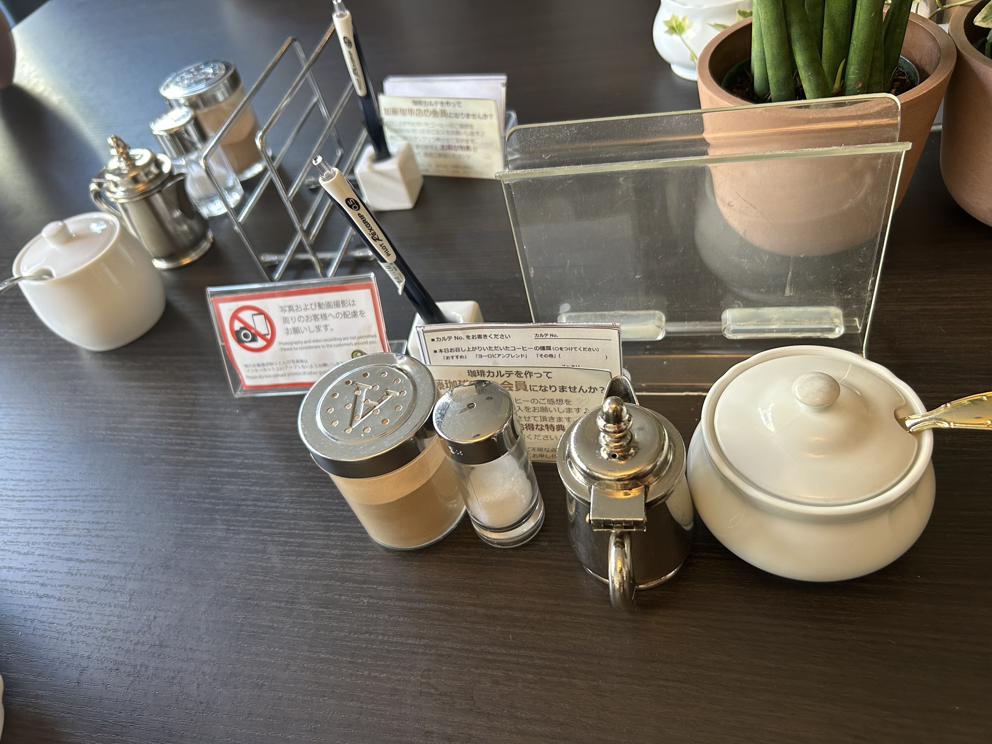 名古屋 加藤珈琲店 栄店 テーブル