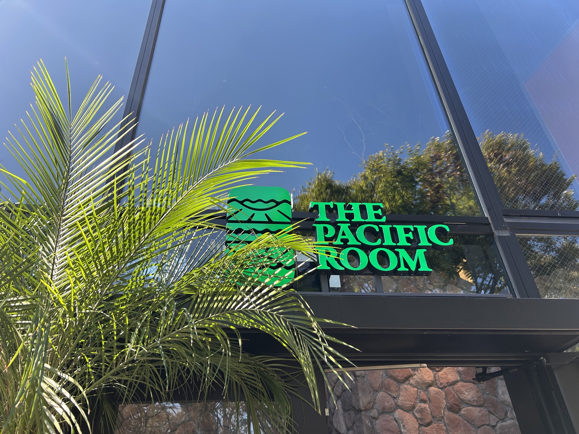 立川 THE PACIFIC ROOM 外観