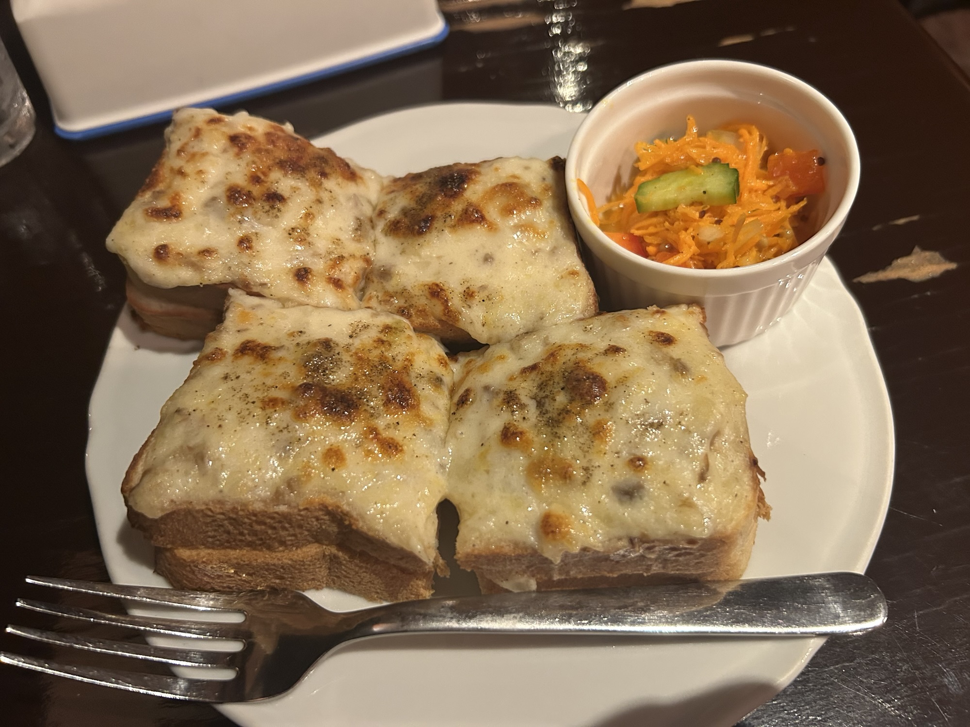 神保町 カフェ・トロワバグ グラタントースト