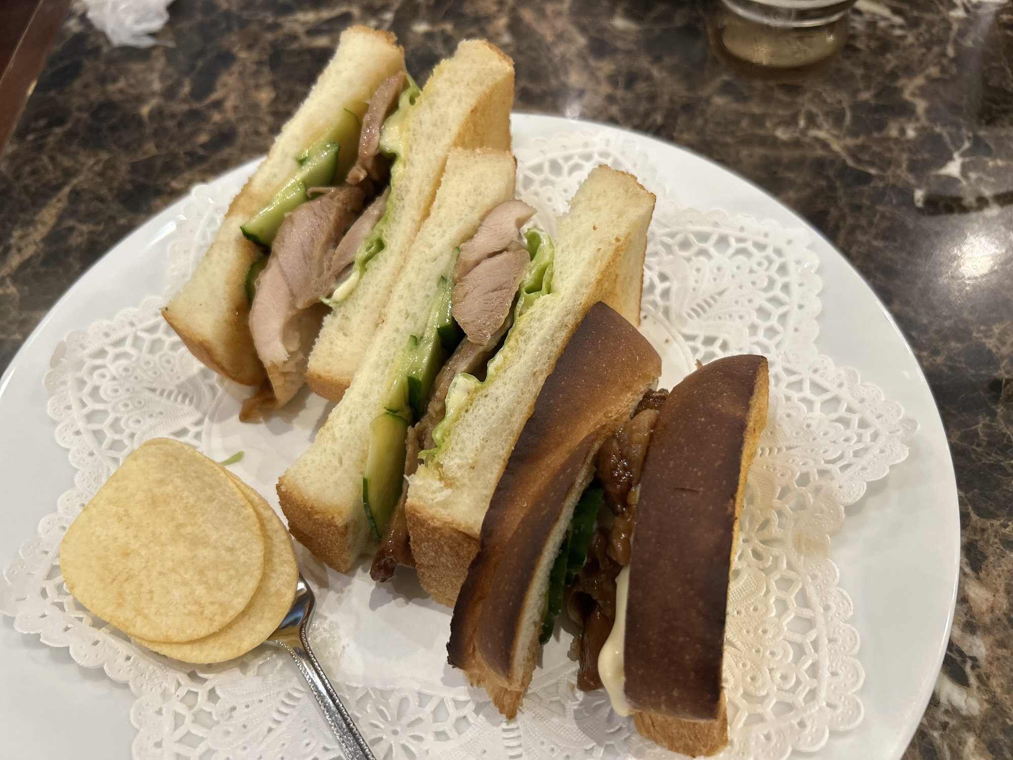 新宿 珈琲貴族エジンバラ 照り焼きチキントースト