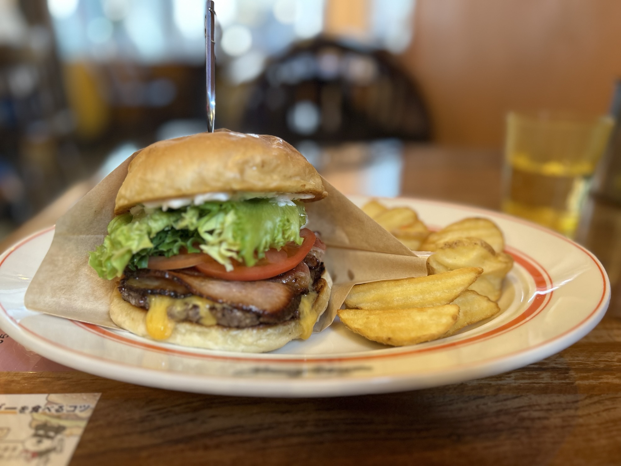 下北沢 YUMMY BURGER 自家製ベーコンチーズバーガー